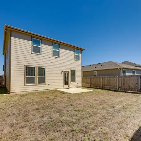 Manor Vacation Rental With Yard 17 Mi To Austin!
